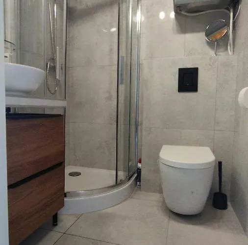 Yellow Peaked Shoe *