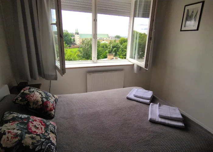 شقة Yellow Peaked Shoe كراكوفيا