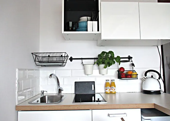 Yellow Peaked Shoe كراكوفيا