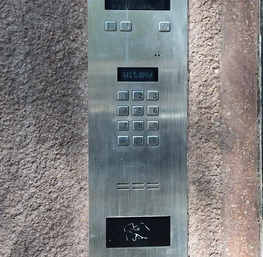 Yellow Peaked Shoe كراكوفيا